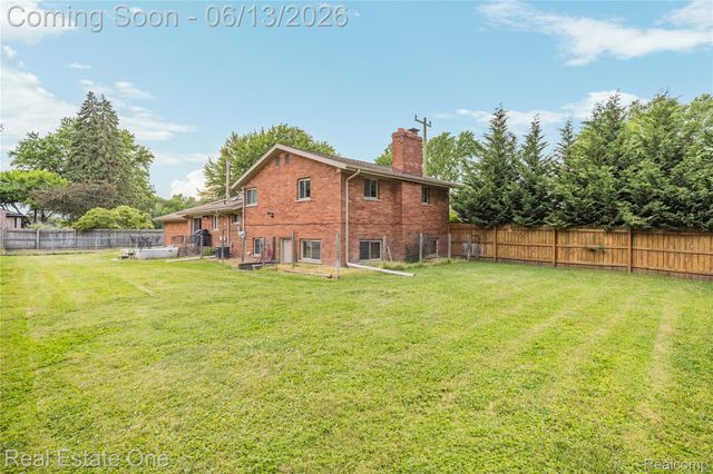 24100 Alpine Street, Clinton Charter Township, MI 48036