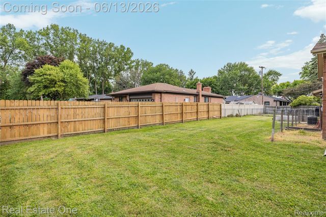 24100 Alpine Street, Clinton Charter Township, MI 48036