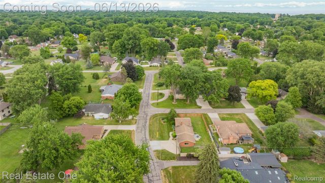 24100 Alpine Street, Clinton Charter Township, MI 48036