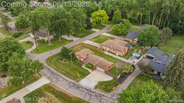 24100 Alpine Street, Clinton Charter Township, MI 48036