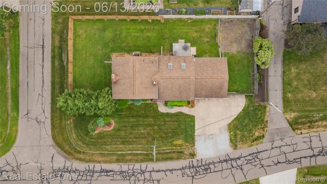 24100 Alpine Street, Clinton Charter Township, MI 48036