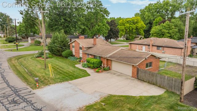24100 Alpine Street, Clinton Charter Township, MI 48036