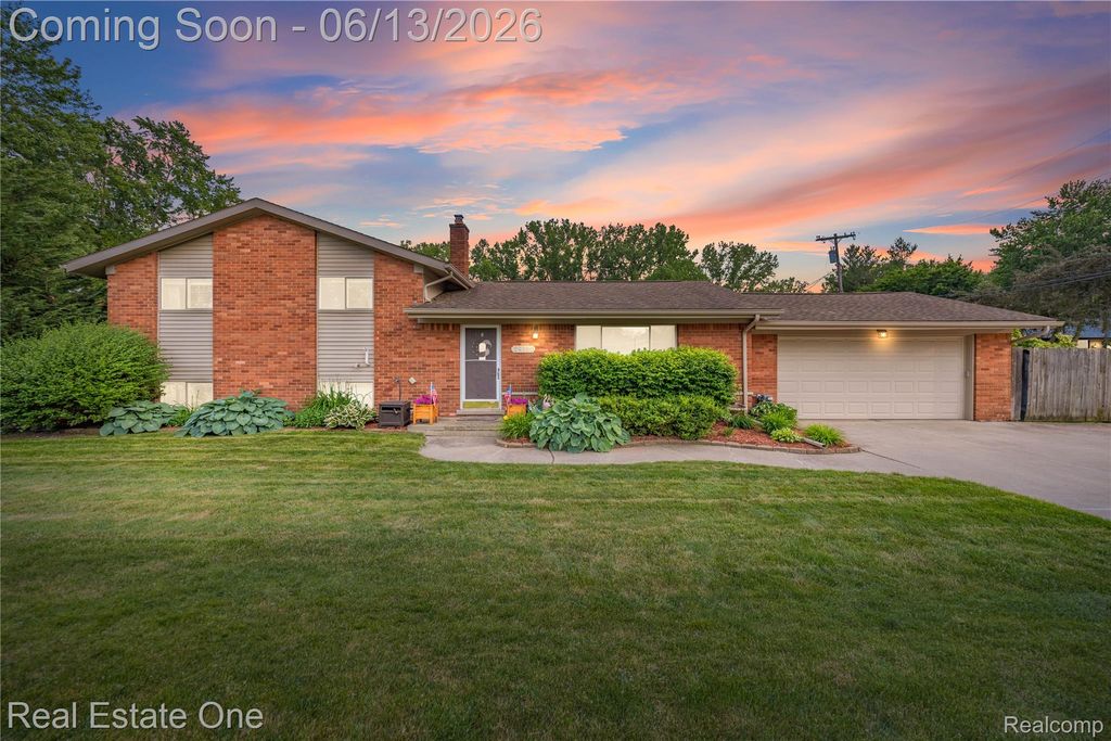 24100 Alpine Street, Clinton Charter Township, MI 48036