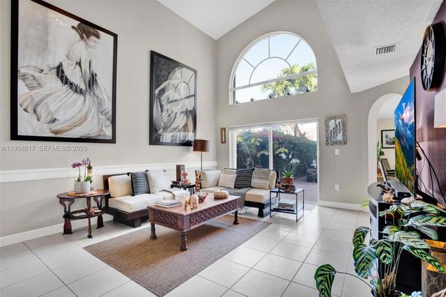 5337 NW 113th Pl, Doral, FL 33178