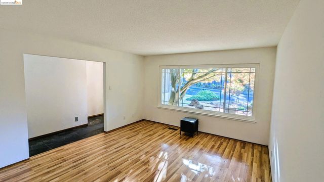 5126 La Honda RD, El Sobrante, CA 94803