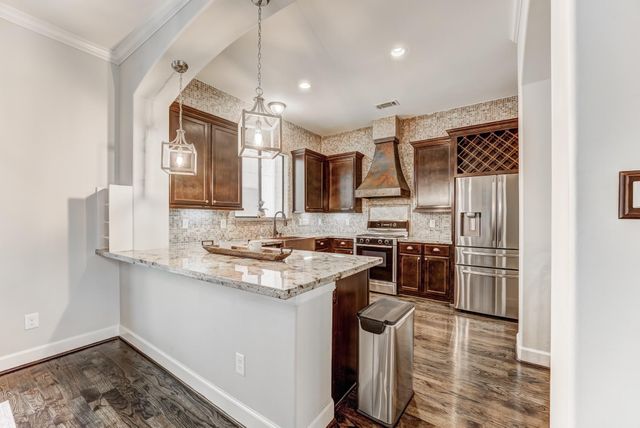 2308 Couch Street, Houston, TX 77008