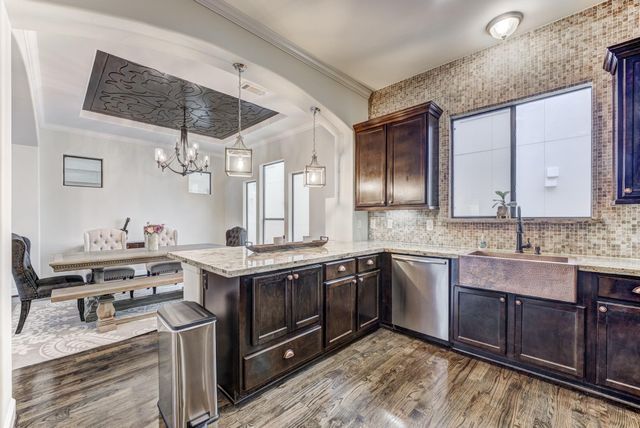 2308 Couch Street, Houston, TX 77008