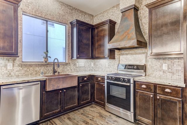 2308 Couch Street, Houston, TX 77008