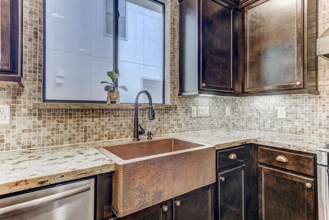 2308 Couch Street, Houston, TX 77008