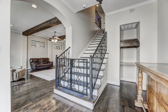 2308 Couch Street, Houston, TX 77008