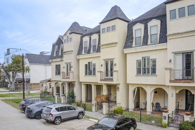 2308 Couch Street, Houston, TX 77008