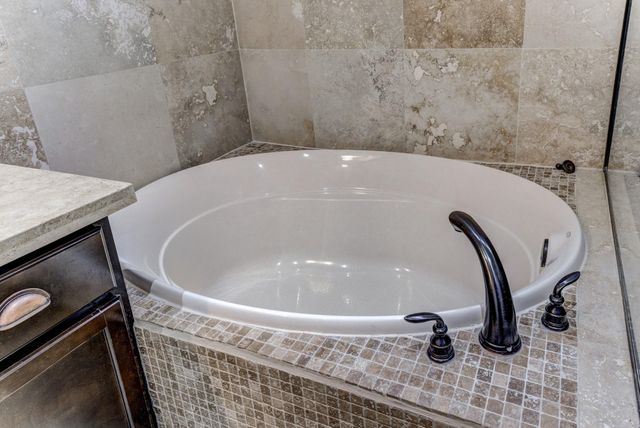 2308 Couch Street, Houston, TX 77008