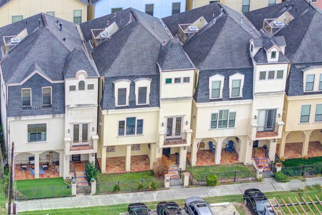 2308 Couch Street, Houston, TX 77008