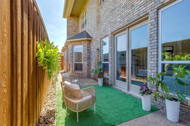 4224 Oak Park Court, Fort Worth, TX 76109