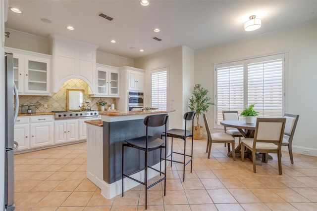 4224 Oak Park Court, Fort Worth, TX 76109