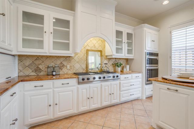 4224 Oak Park Court, Fort Worth, TX 76109