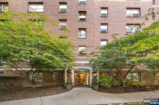 100 Palisade Avenue B31, Englewood, NJ 07631