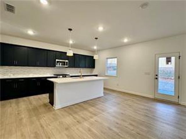 5537 Coalie Trace, Flowery Branch, GA 30542