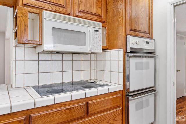 5301 Blake Court, Bakersfield, CA 93309