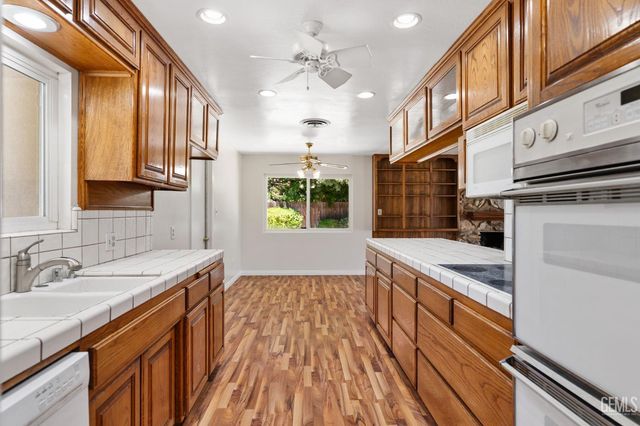 5301 Blake Court, Bakersfield, CA 93309
