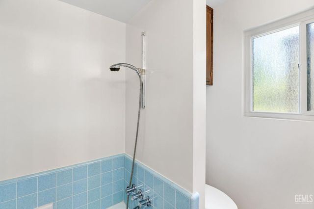 5301 Blake Court, Bakersfield, CA 93309