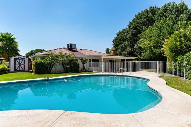 5301 Blake Court, Bakersfield, CA 93309