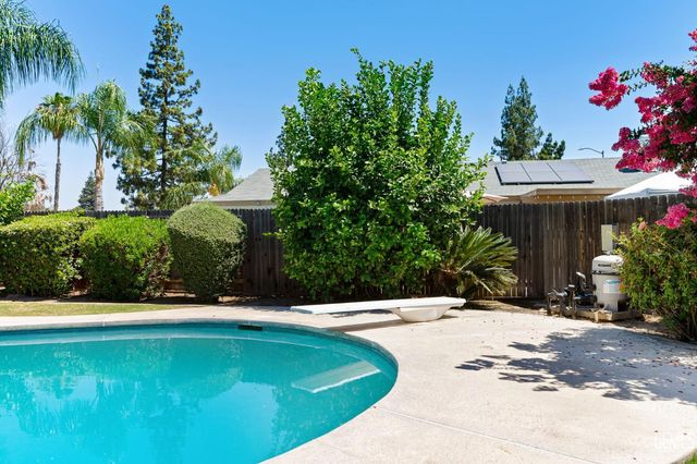 5301 Blake Court, Bakersfield, CA 93309