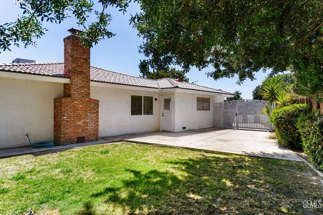 5301 Blake Court, Bakersfield, CA 93309