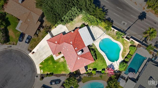 5301 Blake Court, Bakersfield, CA 93309