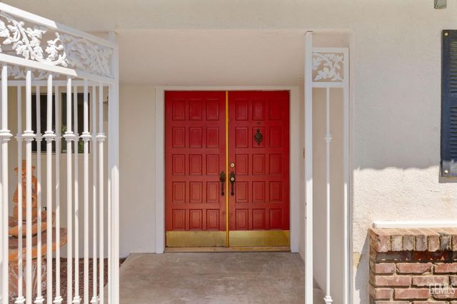 5301 Blake Court, Bakersfield, CA 93309