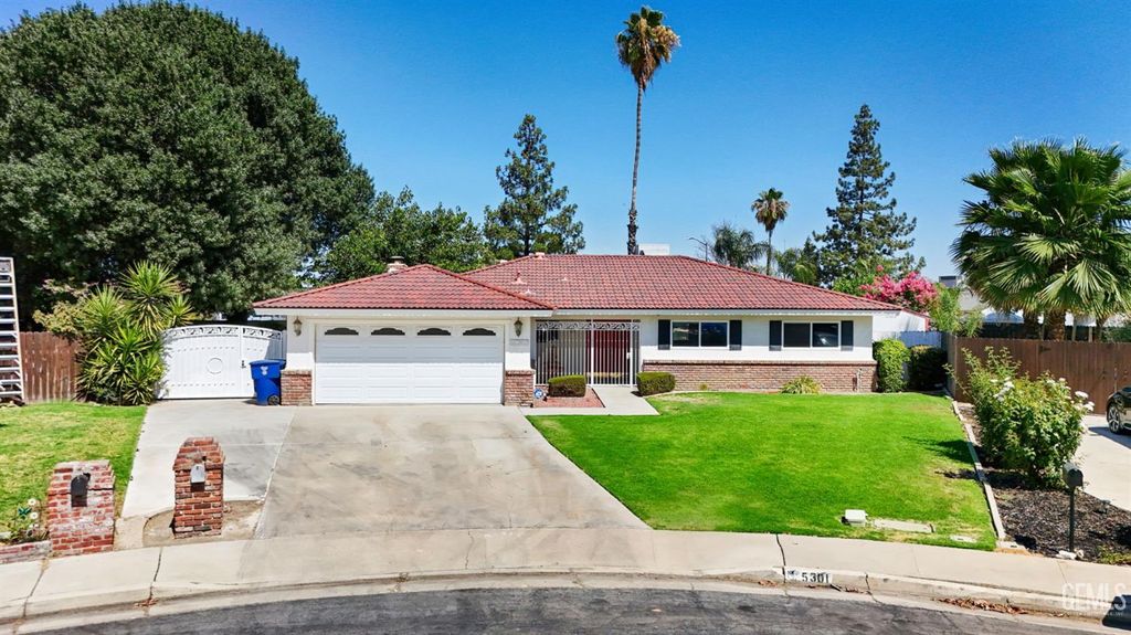 5301 Blake Court, Bakersfield, CA 93309