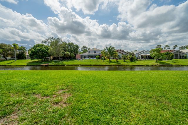 12858 Spinnaker Lane, Wellington, FL 33414