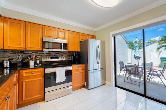 12858 Spinnaker Lane, Wellington, FL 33414
