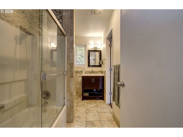 6818 WICHITA Dr, Vancouver, WA 98664