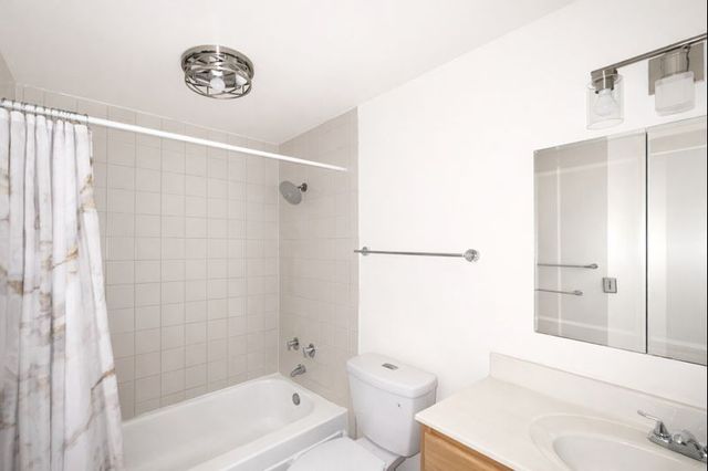 6700 S South Shore Drive 2G, Chicago, IL 60649