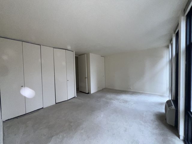 6700 S South Shore Drive 2G, Chicago, IL 60649