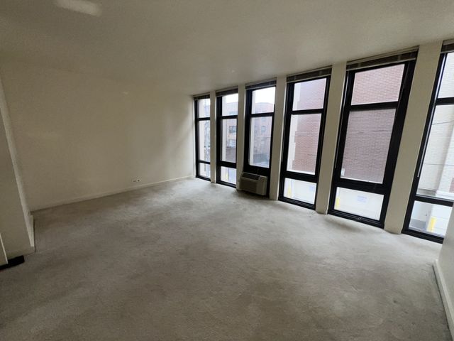 6700 S South Shore Drive 2G, Chicago, IL 60649