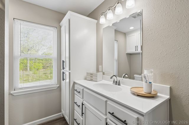 3 N Lakeview Street, Kiefer, OK 74041