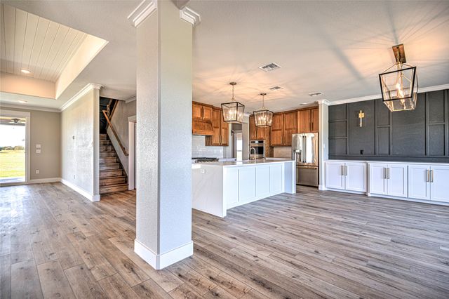 8186 S Lone Star Parkway, Moody, TX 76557