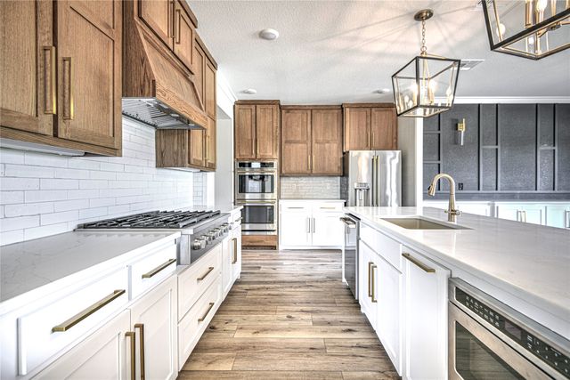 8186 S Lone Star Parkway, Moody, TX 76557