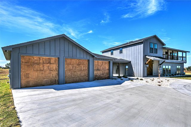 8186 S Lone Star Parkway, Moody, TX 76557