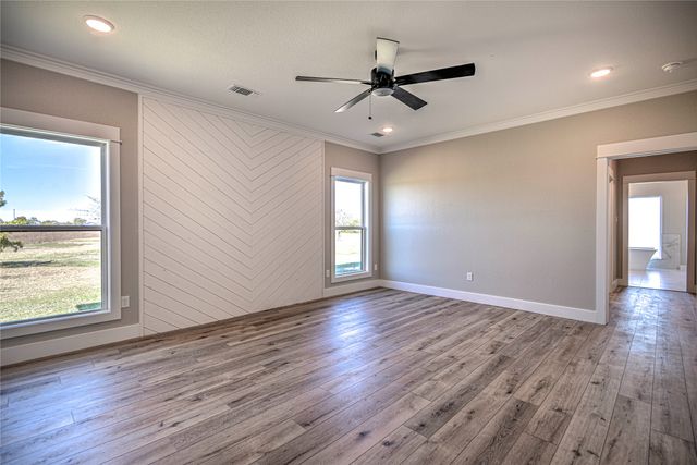 8186 S Lone Star Parkway, Moody, TX 76557