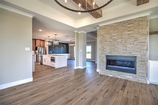 8186 S Lone Star Parkway, Moody, TX 76557