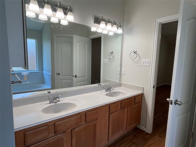 4413 Grassy Glen Drive, Fort Worth, TX 76244