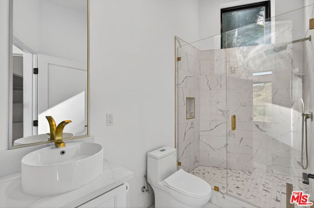 8366 Hillcroft Drive, West Hills (los Angeles), CA 91304