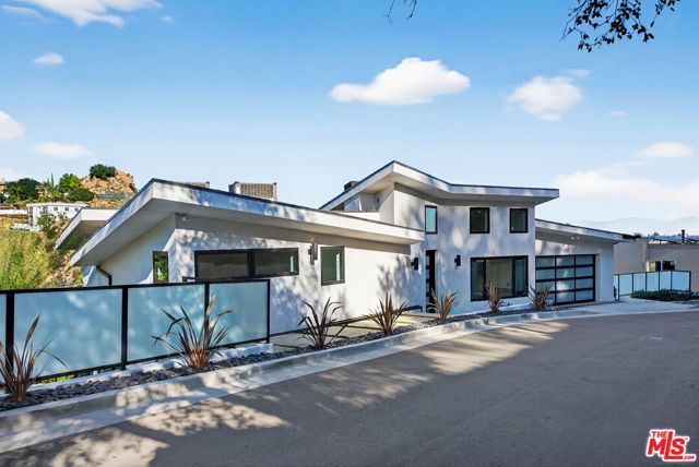 8366 Hillcroft Drive, West Hills (los Angeles), CA 91304