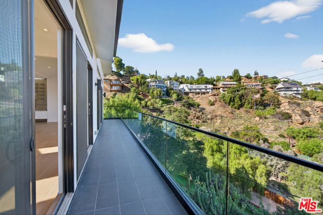 8366 Hillcroft Drive, West Hills (los Angeles), CA 91304