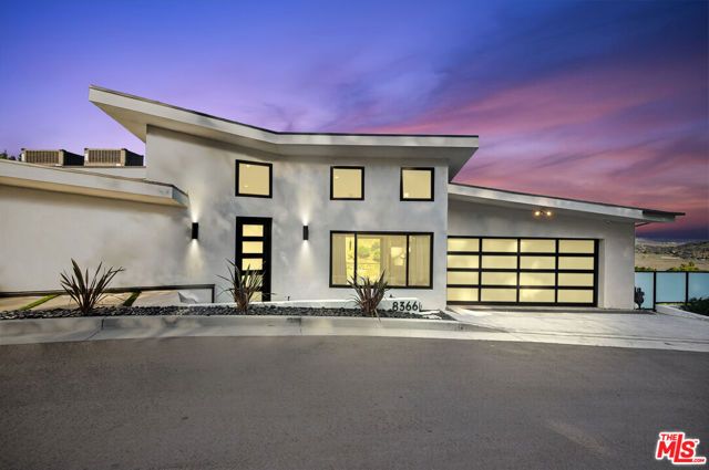 8366 Hillcroft Drive, West Hills (los Angeles), CA 91304