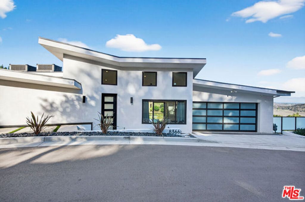 8366 Hillcroft Drive, West Hills (los Angeles), CA 91304