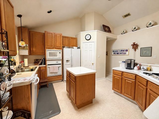 1600 Carriage Run W, Conroe, TX 77384